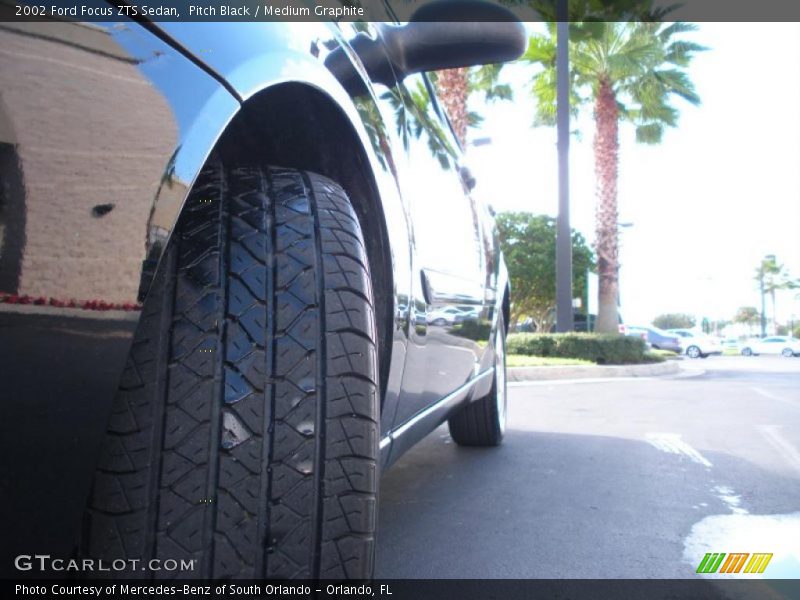 Pitch Black / Medium Graphite 2002 Ford Focus ZTS Sedan
