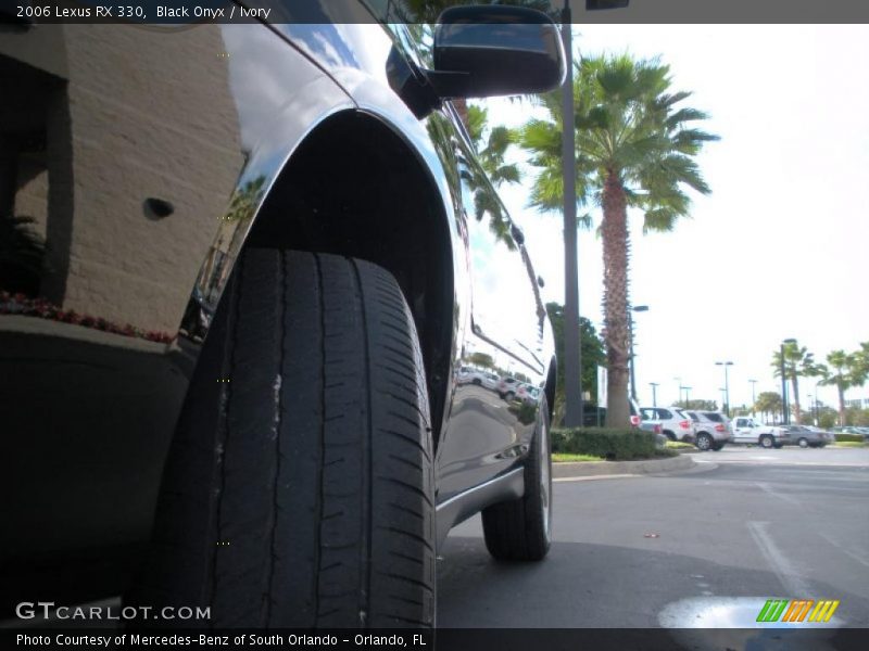 Black Onyx / Ivory 2006 Lexus RX 330