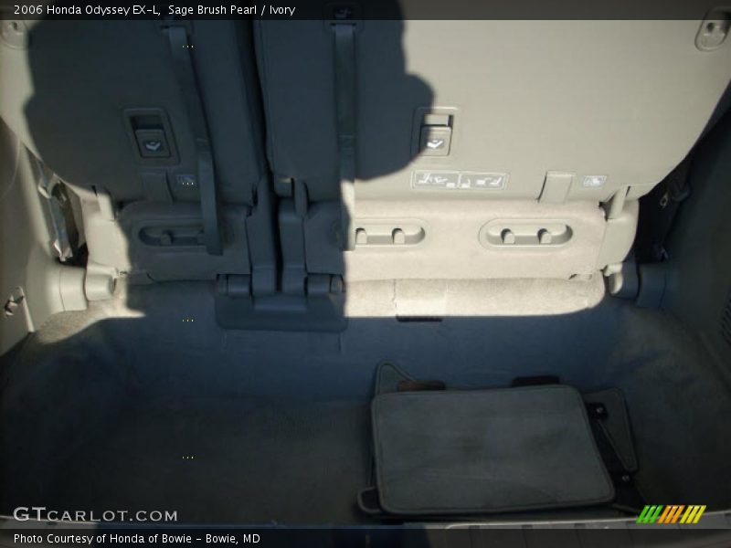 Sage Brush Pearl / Ivory 2006 Honda Odyssey EX-L
