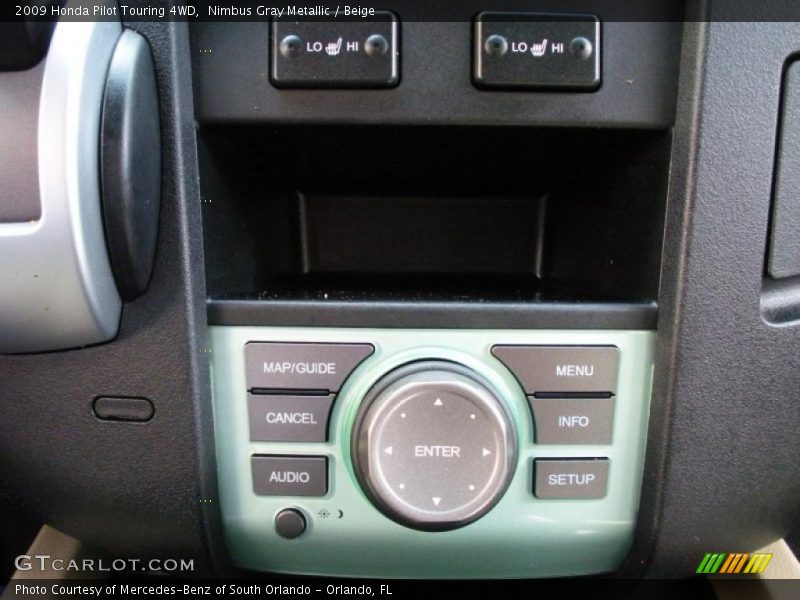 Controls of 2009 Pilot Touring 4WD