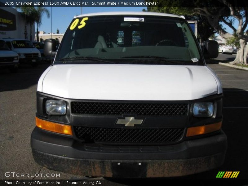 Summit White / Medium Dark Pewter 2005 Chevrolet Express 1500 AWD Cargo Van