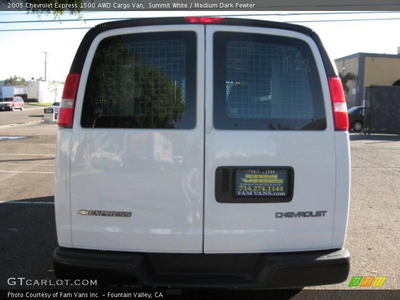 Summit White / Medium Dark Pewter 2005 Chevrolet Express 1500 AWD Cargo Van