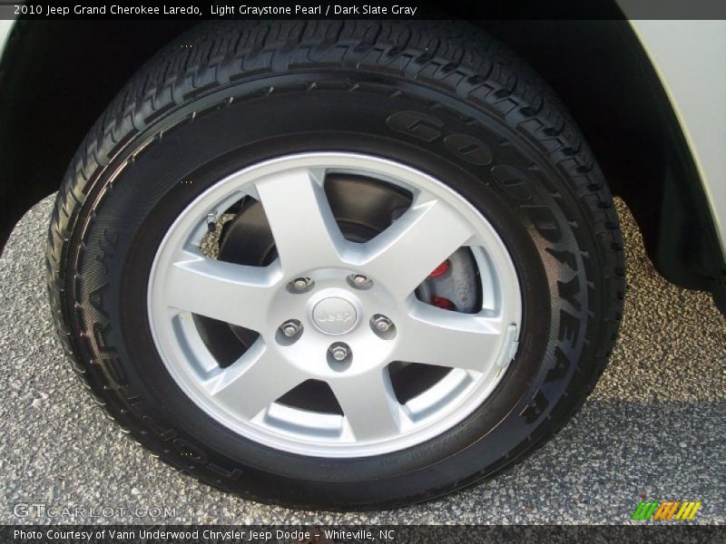 Light Graystone Pearl / Dark Slate Gray 2010 Jeep Grand Cherokee Laredo