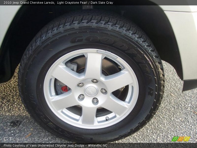 Light Graystone Pearl / Dark Slate Gray 2010 Jeep Grand Cherokee Laredo