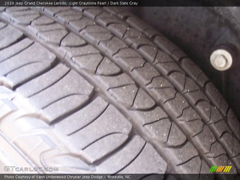Light Graystone Pearl / Dark Slate Gray 2010 Jeep Grand Cherokee Laredo