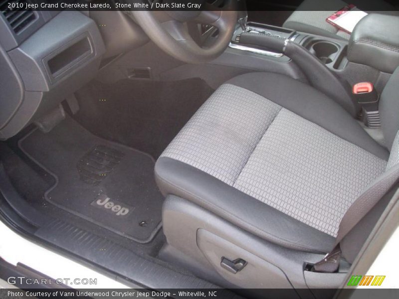 Stone White / Dark Slate Gray 2010 Jeep Grand Cherokee Laredo