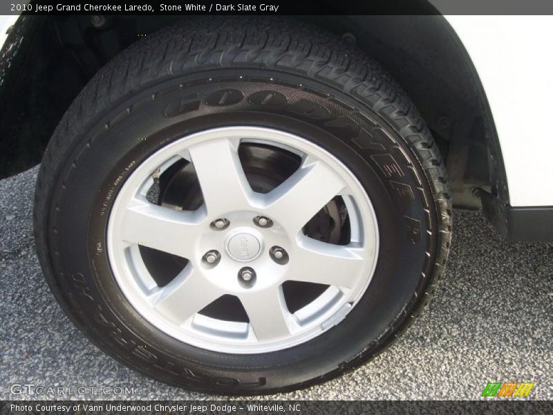 Stone White / Dark Slate Gray 2010 Jeep Grand Cherokee Laredo