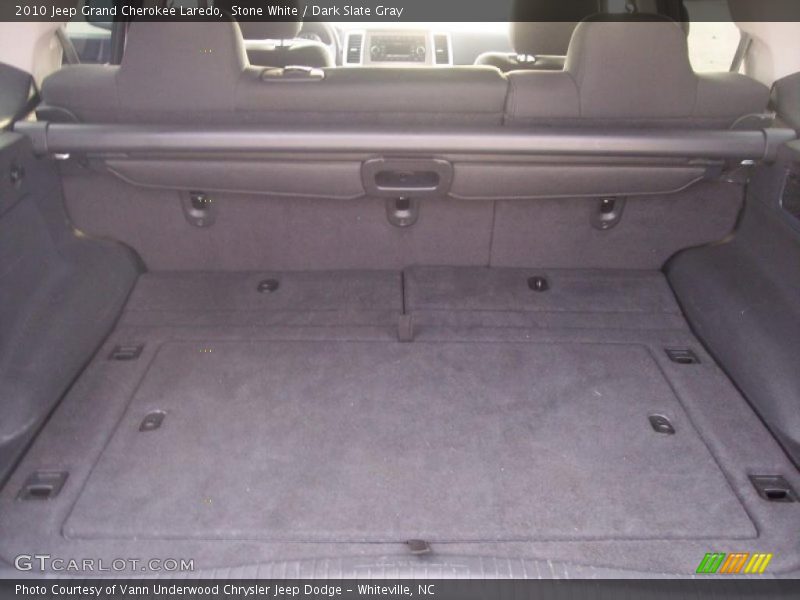 Stone White / Dark Slate Gray 2010 Jeep Grand Cherokee Laredo