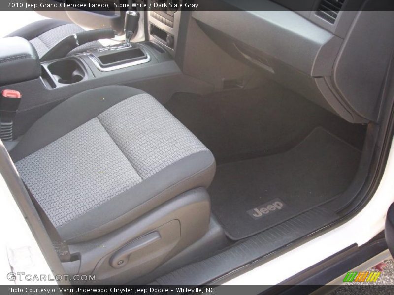 Stone White / Dark Slate Gray 2010 Jeep Grand Cherokee Laredo