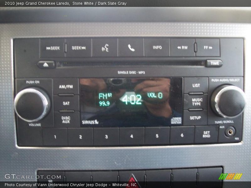 Stone White / Dark Slate Gray 2010 Jeep Grand Cherokee Laredo