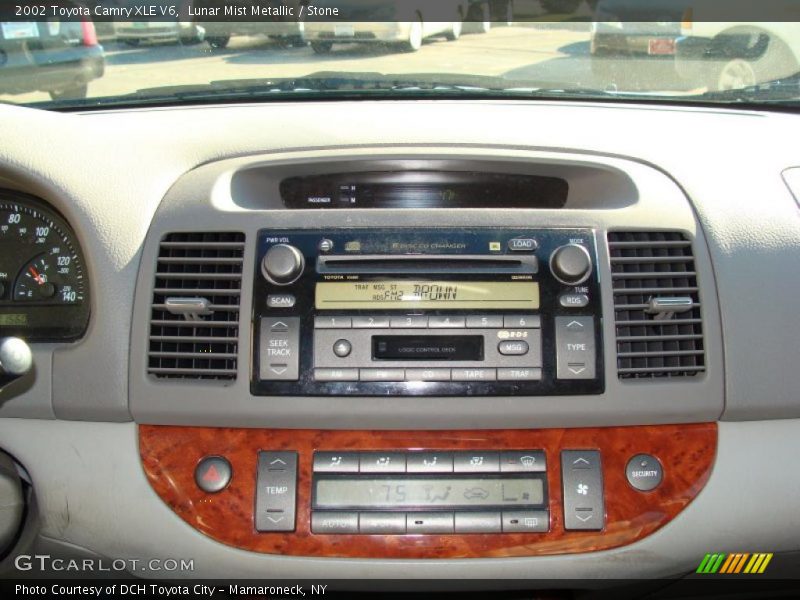 Controls of 2002 Camry XLE V6