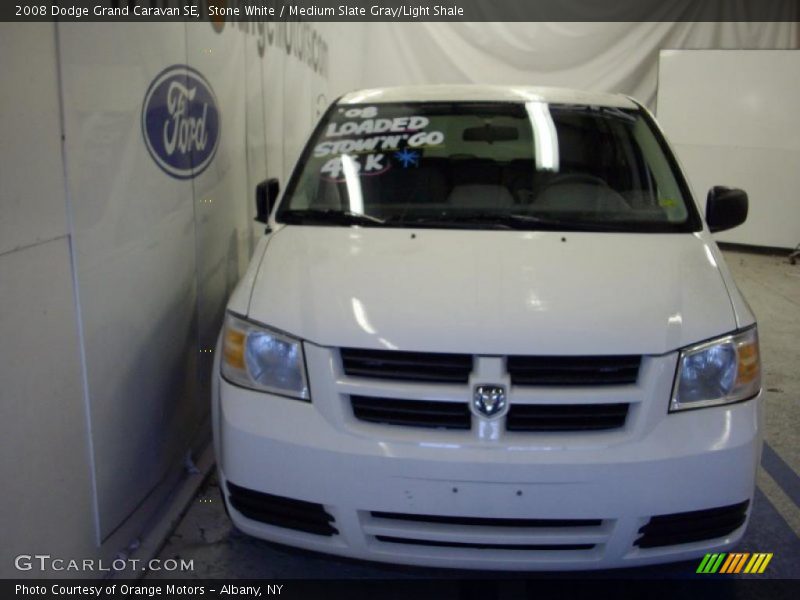 Stone White / Medium Slate Gray/Light Shale 2008 Dodge Grand Caravan SE
