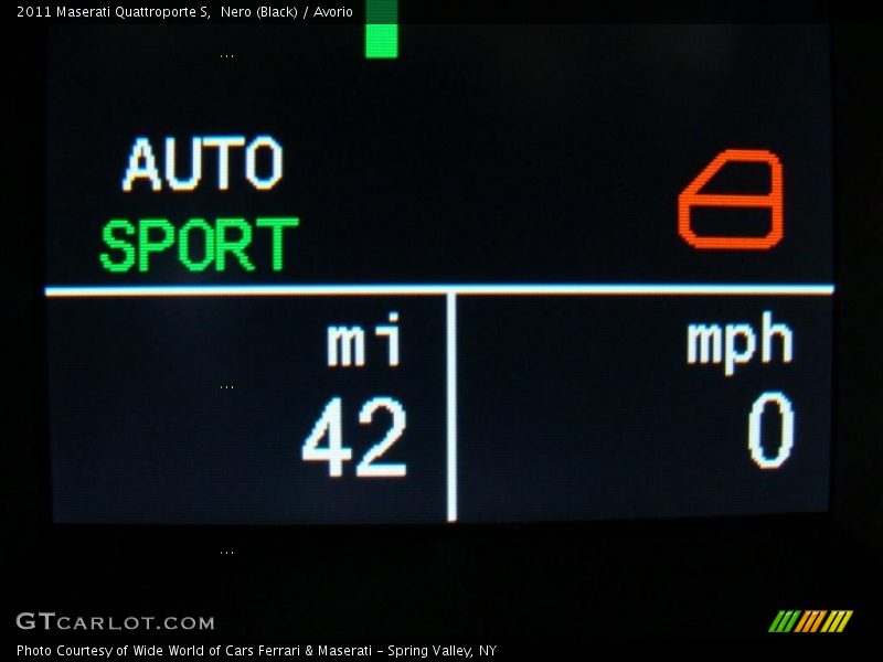 Nero (Black) / Avorio 2011 Maserati Quattroporte S