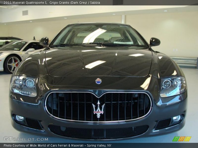 Grigio Granito (Dark Grey) / Sabbia 2011 Maserati Quattroporte S