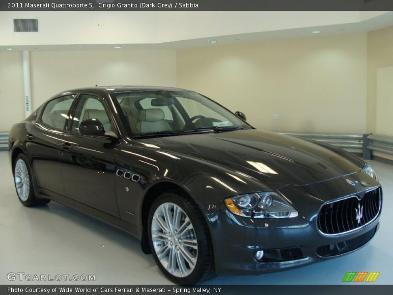 Grigio Granito (Dark Grey) / Sabbia 2011 Maserati Quattroporte S