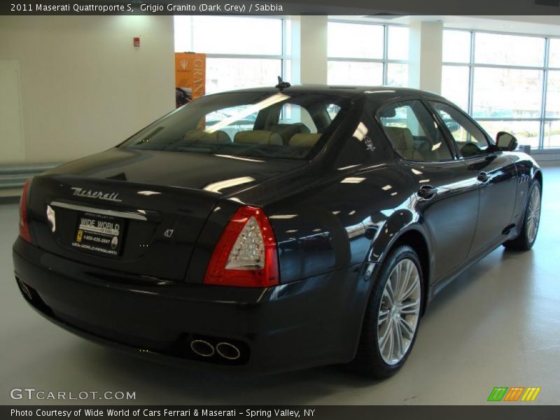 Grigio Granito (Dark Grey) / Sabbia 2011 Maserati Quattroporte S