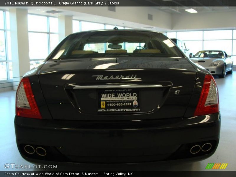 Grigio Granito (Dark Grey) / Sabbia 2011 Maserati Quattroporte S