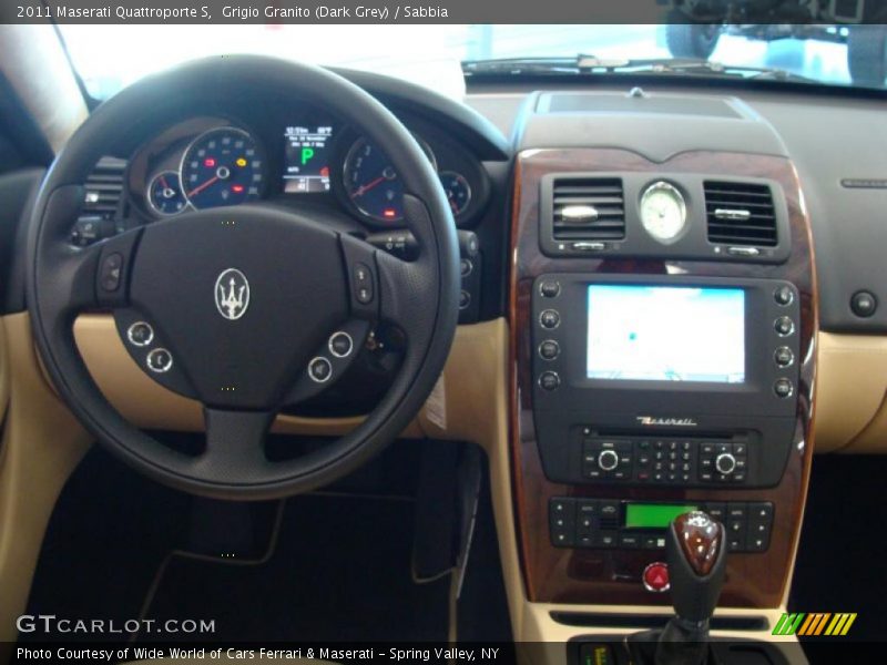 Dashboard of 2011 Quattroporte S