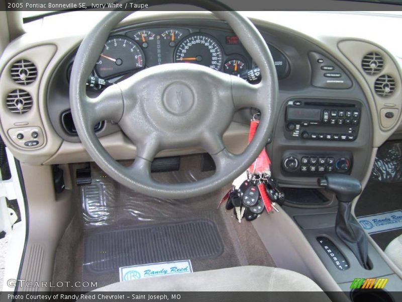 Ivory White / Taupe 2005 Pontiac Bonneville SE