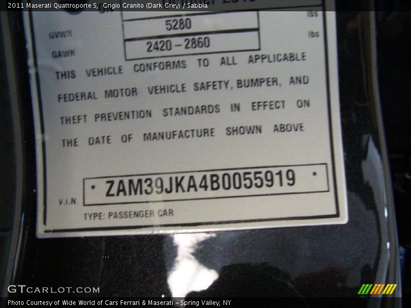 Grigio Granito (Dark Grey) / Sabbia 2011 Maserati Quattroporte S