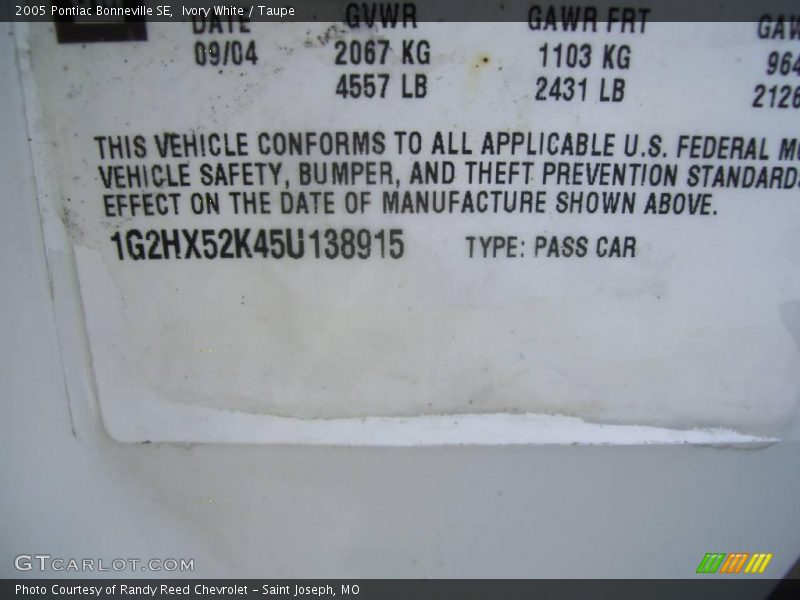 Ivory White / Taupe 2005 Pontiac Bonneville SE