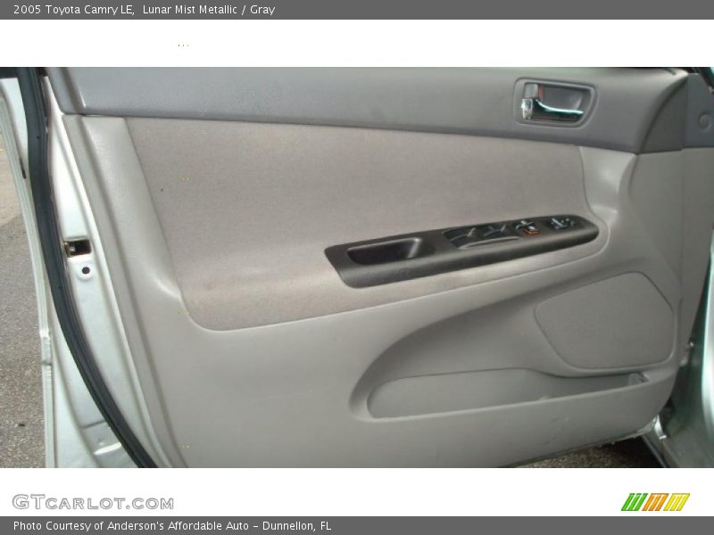 Lunar Mist Metallic / Gray 2005 Toyota Camry LE