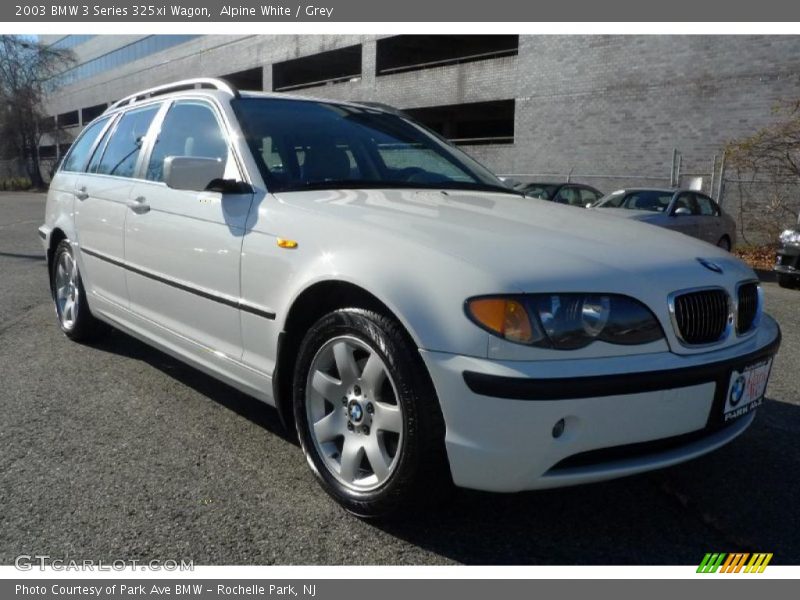 Front 3/4 View of 2003 3 Series 325xi Wagon