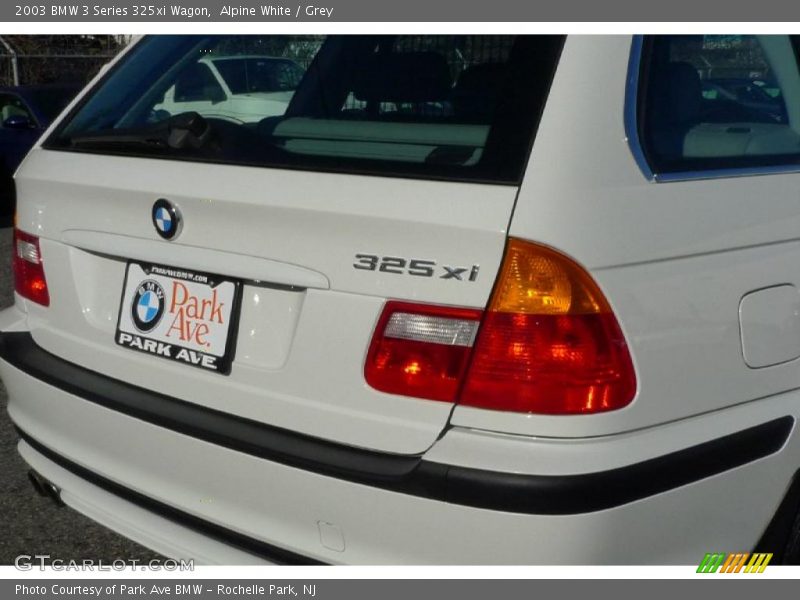 Alpine White / Grey 2003 BMW 3 Series 325xi Wagon