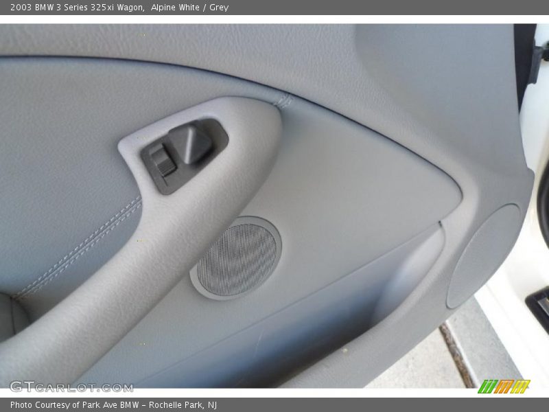 Alpine White / Grey 2003 BMW 3 Series 325xi Wagon