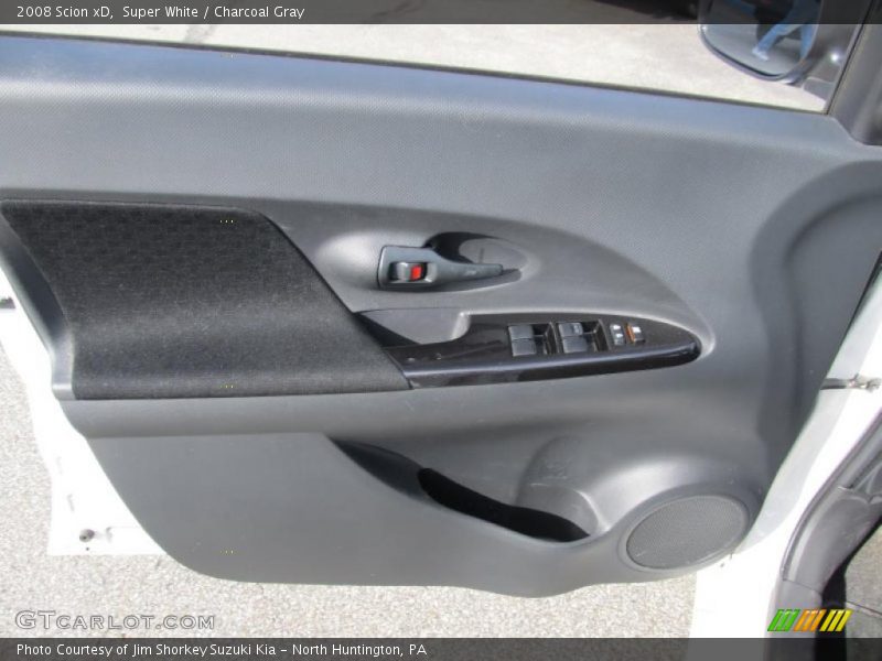 Super White / Charcoal Gray 2008 Scion xD