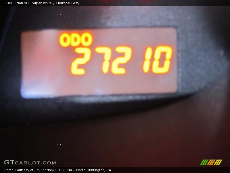 Super White / Charcoal Gray 2008 Scion xD