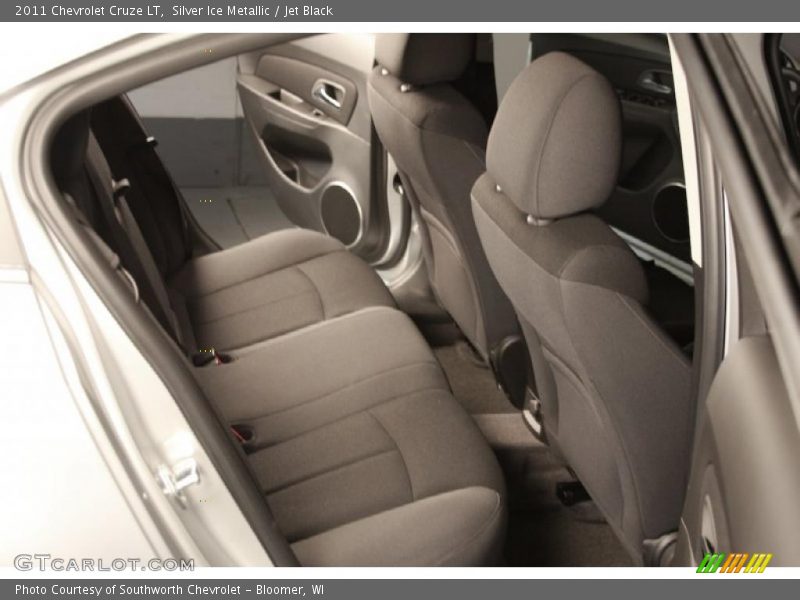 Silver Ice Metallic / Jet Black 2011 Chevrolet Cruze LT