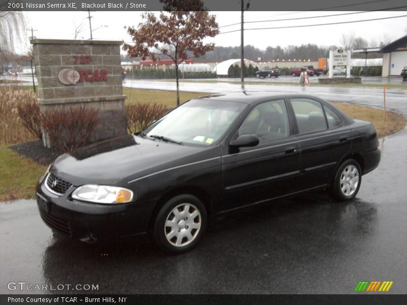 Blackout Black / Stone 2001 Nissan Sentra XE