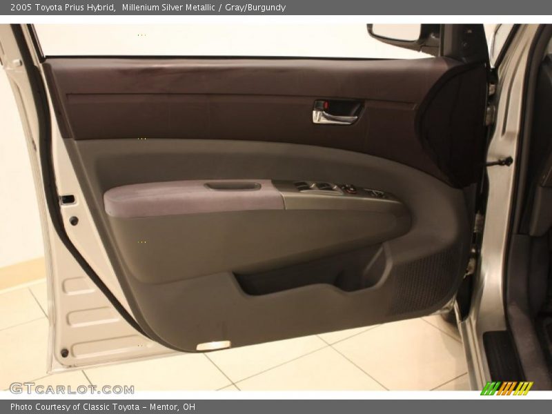 Millenium Silver Metallic / Gray/Burgundy 2005 Toyota Prius Hybrid