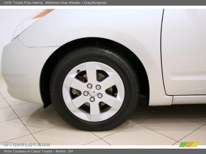 Millenium Silver Metallic / Gray/Burgundy 2005 Toyota Prius Hybrid