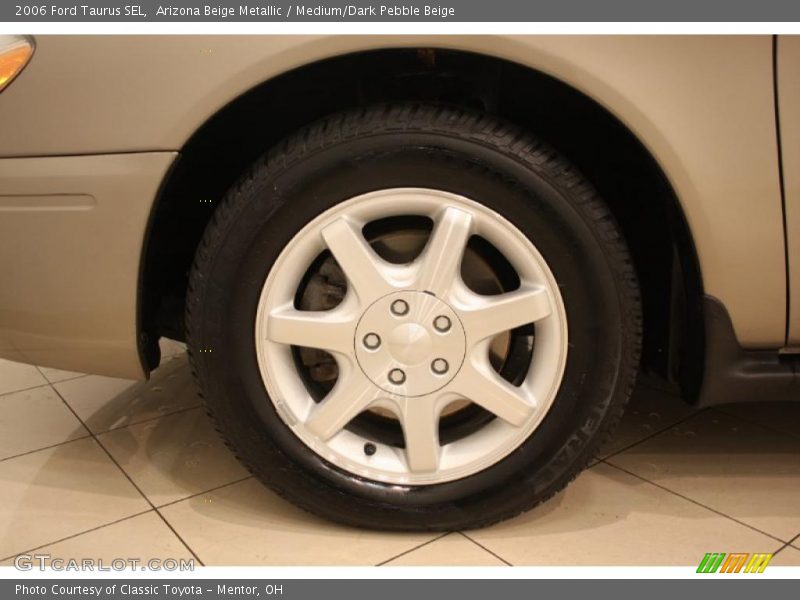 Arizona Beige Metallic / Medium/Dark Pebble Beige 2006 Ford Taurus SEL