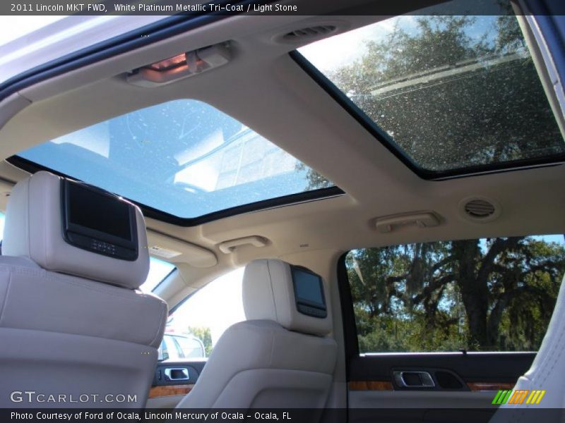 White Platinum Metallic Tri-Coat / Light Stone 2011 Lincoln MKT FWD