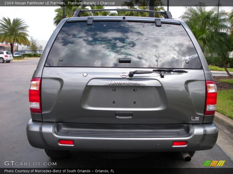 Platinum Metallic / Charcoal 2004 Nissan Pathfinder LE Platinum