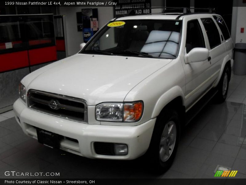 Aspen White Pearlglow / Gray 1999 Nissan Pathfinder LE 4x4