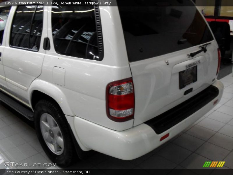 Aspen White Pearlglow / Gray 1999 Nissan Pathfinder LE 4x4