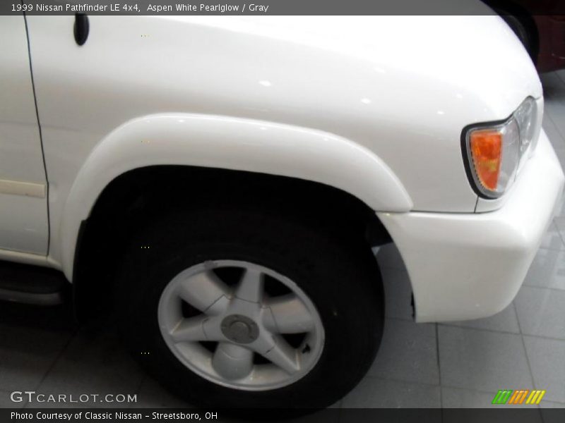 Aspen White Pearlglow / Gray 1999 Nissan Pathfinder LE 4x4