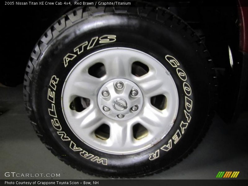 Red Brawn / Graphite/Titanium 2005 Nissan Titan XE Crew Cab 4x4