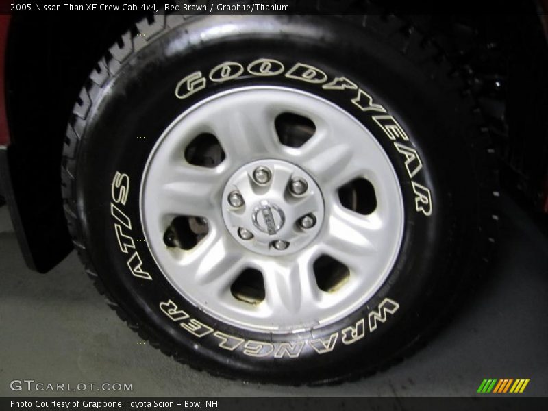 Red Brawn / Graphite/Titanium 2005 Nissan Titan XE Crew Cab 4x4