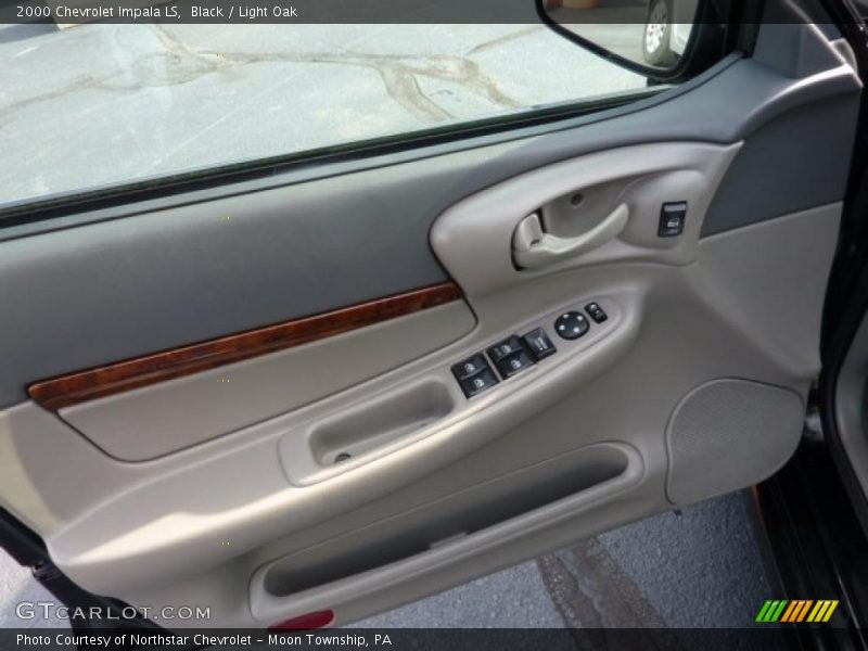 Black / Light Oak 2000 Chevrolet Impala LS