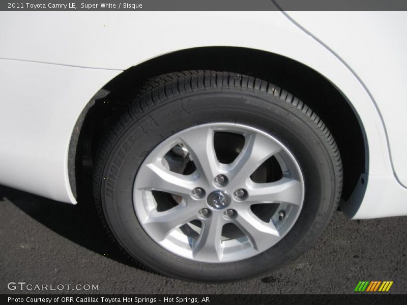 Super White / Bisque 2011 Toyota Camry LE