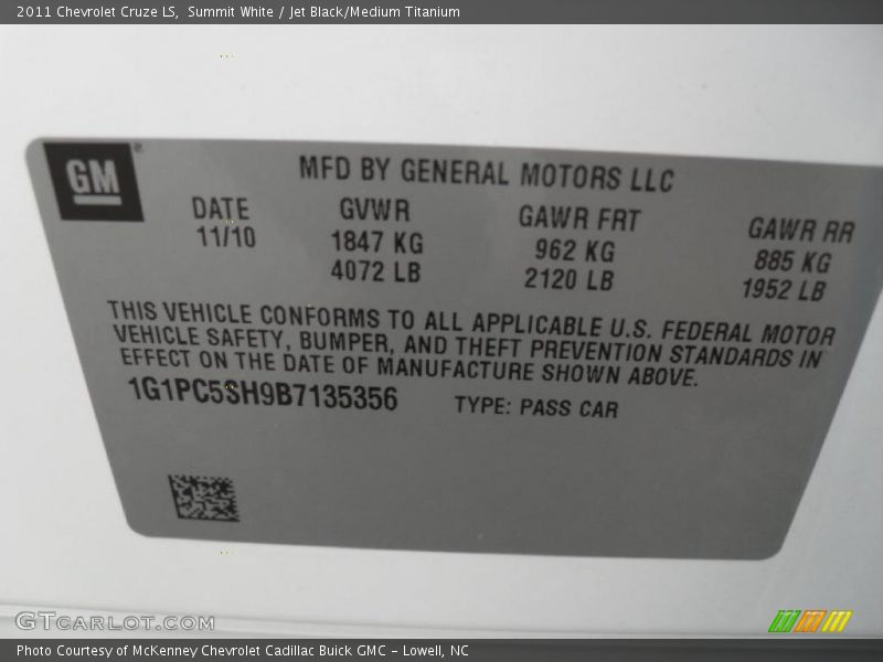 Summit White / Jet Black/Medium Titanium 2011 Chevrolet Cruze LS