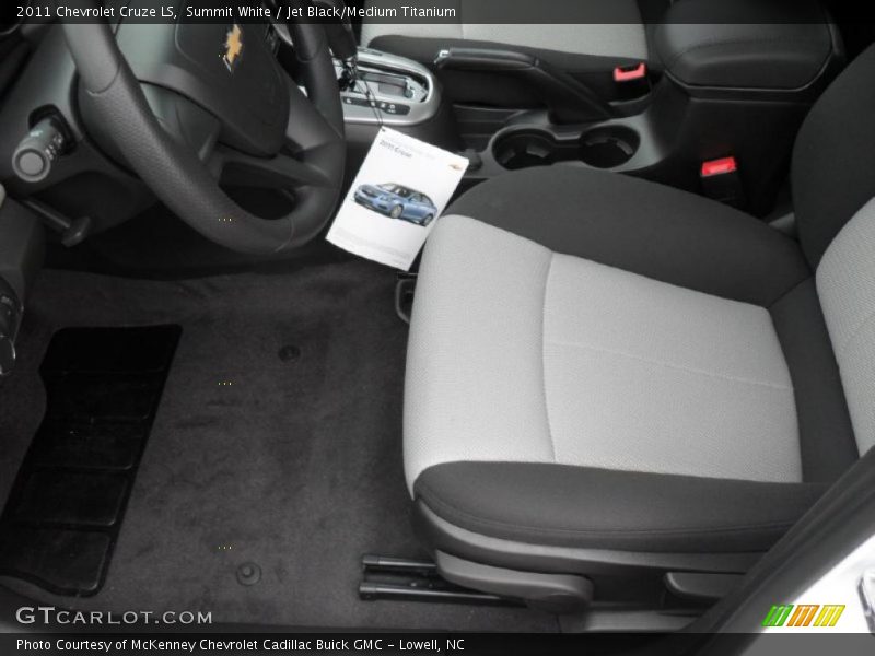 Summit White / Jet Black/Medium Titanium 2011 Chevrolet Cruze LS