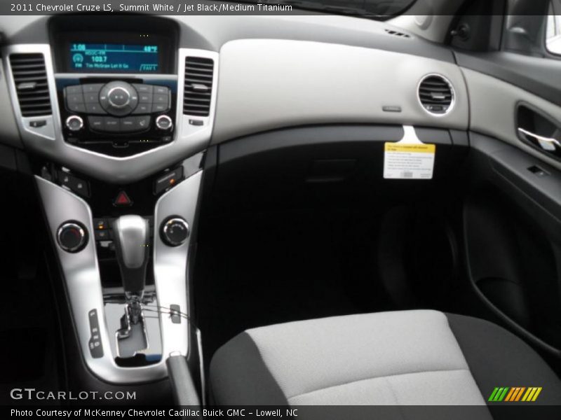 Summit White / Jet Black/Medium Titanium 2011 Chevrolet Cruze LS
