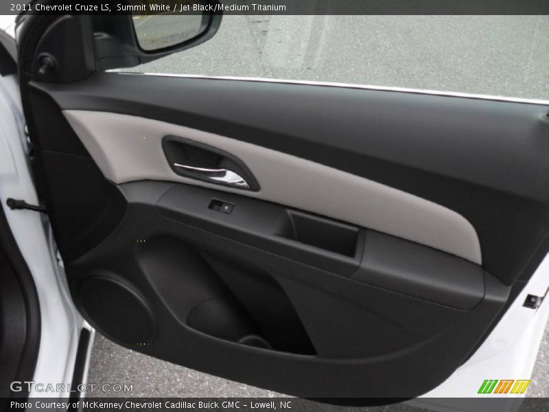 Summit White / Jet Black/Medium Titanium 2011 Chevrolet Cruze LS