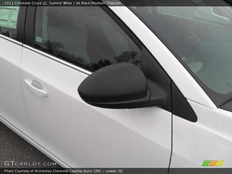 Summit White / Jet Black/Medium Titanium 2011 Chevrolet Cruze LS